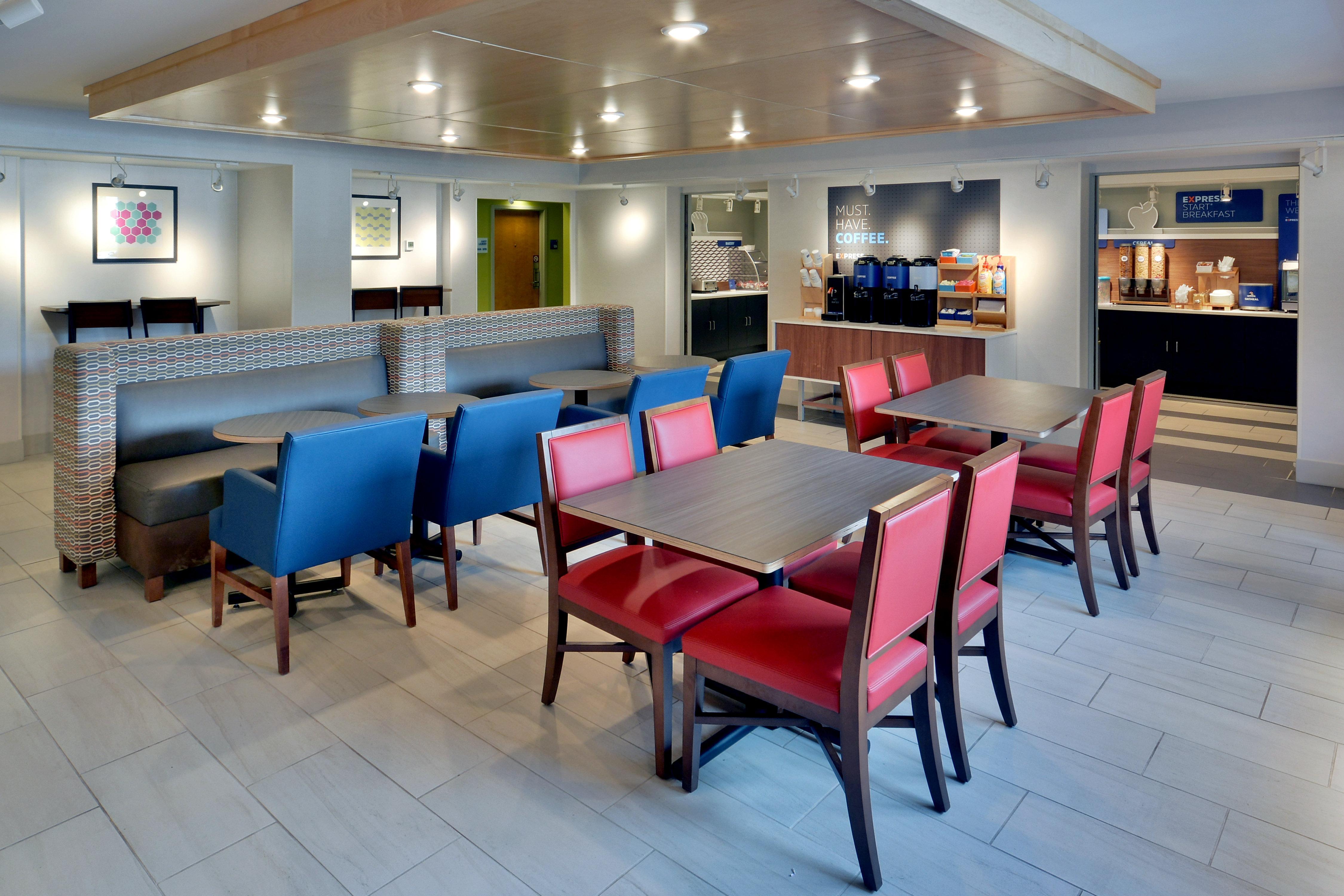 Holiday Inn Express Danville By Ihg Экстерьер фото