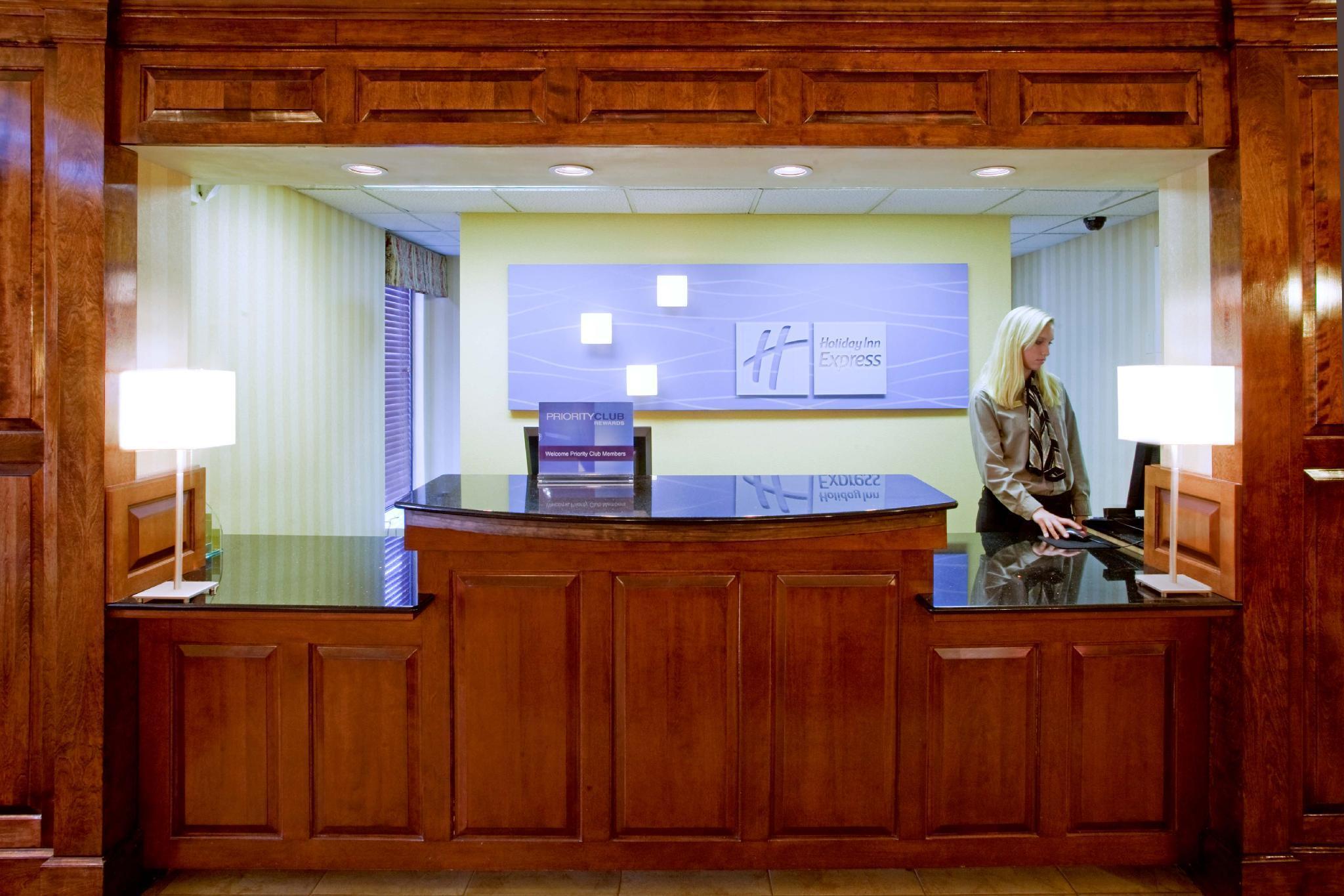 Holiday Inn Express Danville By Ihg Экстерьер фото