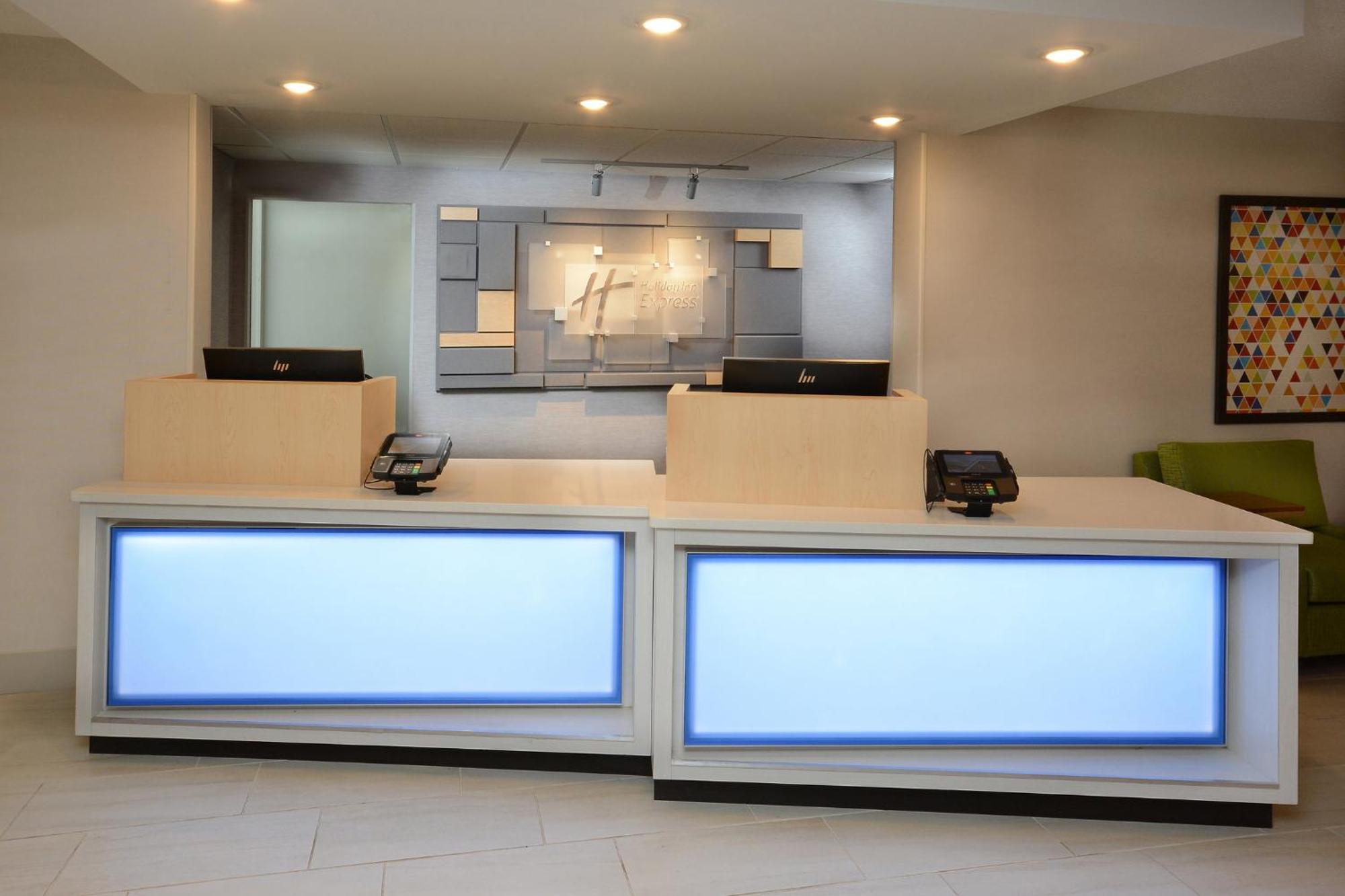 Holiday Inn Express Danville By Ihg Экстерьер фото