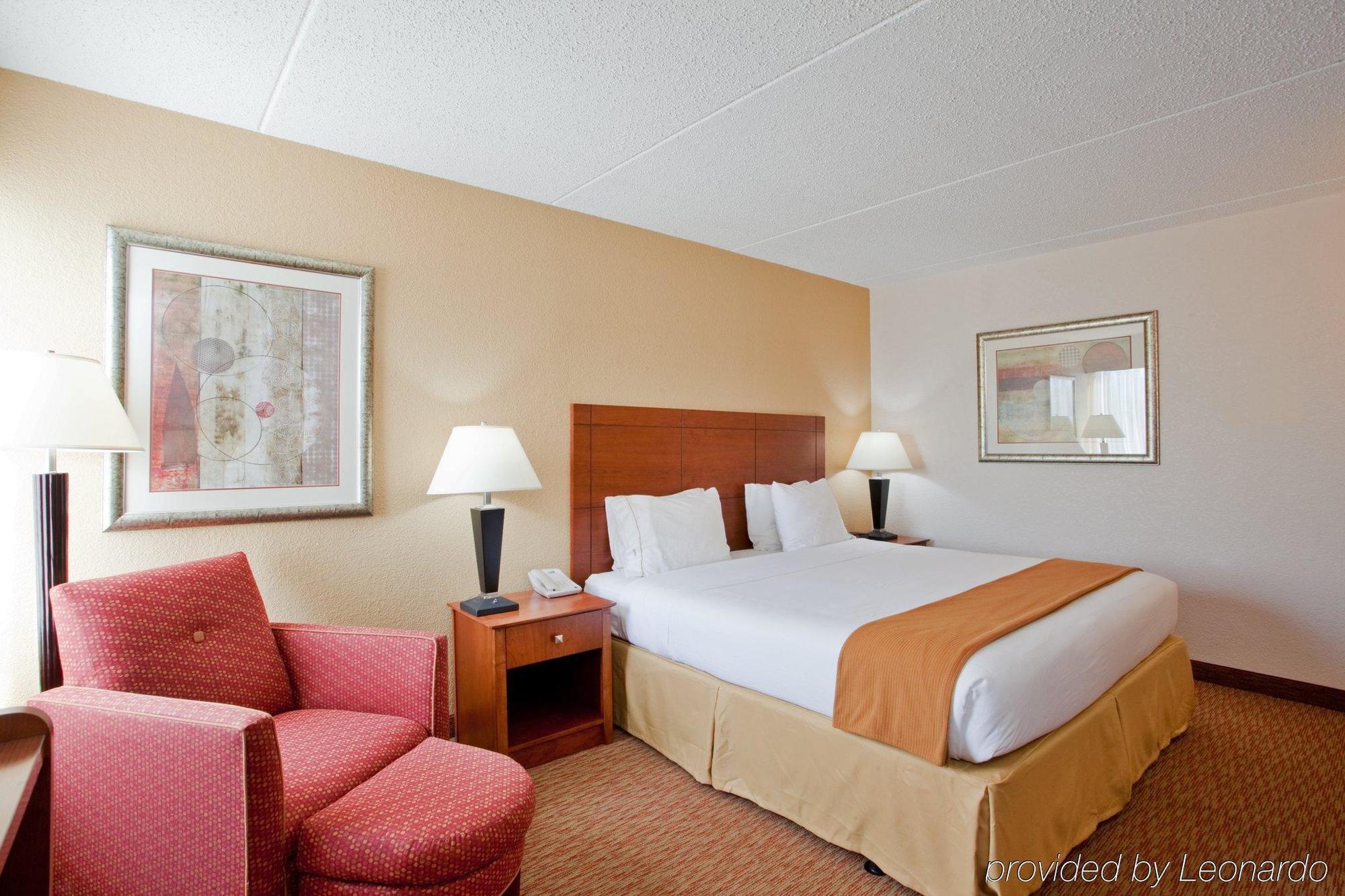 Holiday Inn Express Danville By Ihg Экстерьер фото