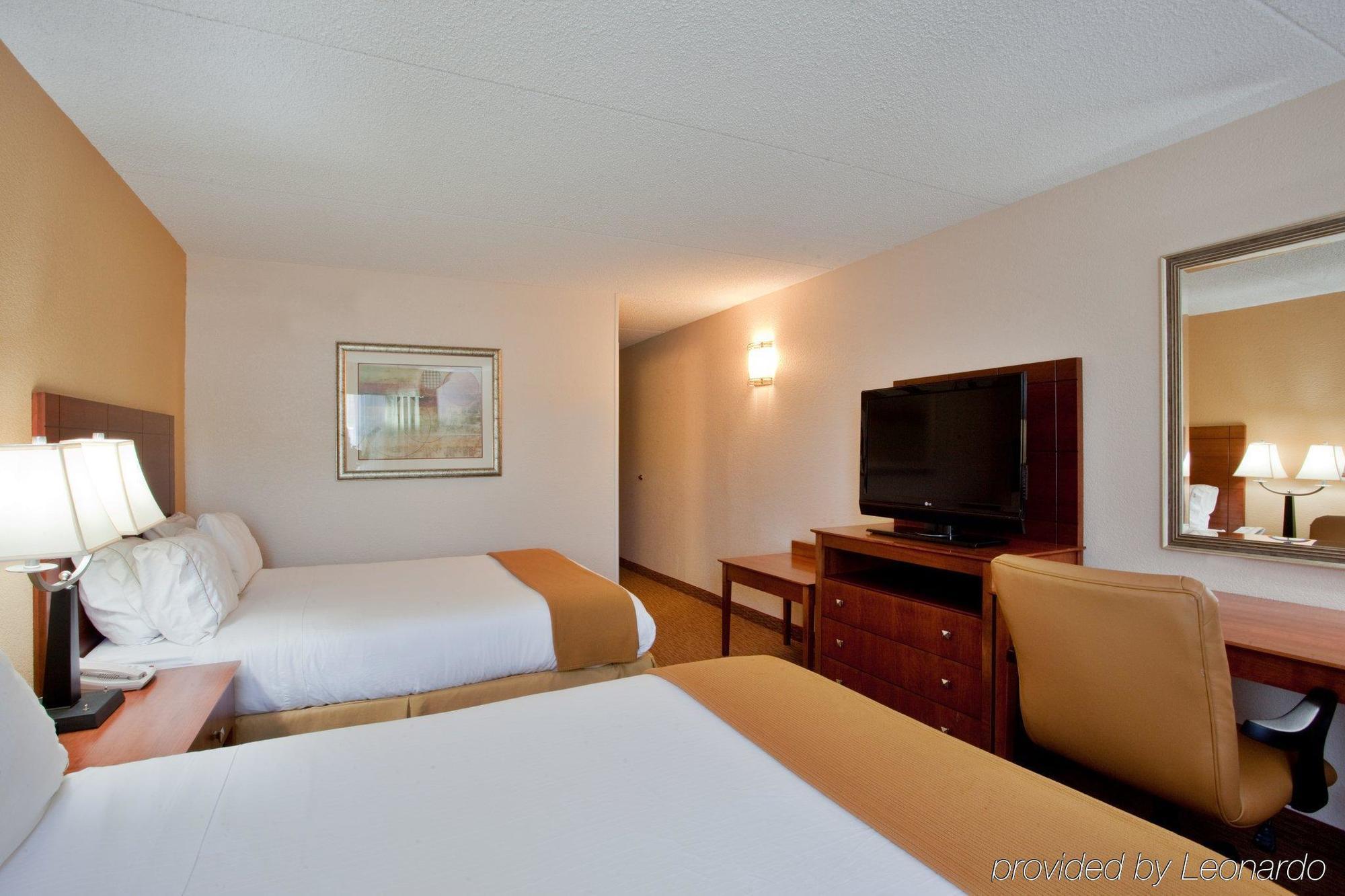 Holiday Inn Express Danville By Ihg Экстерьер фото