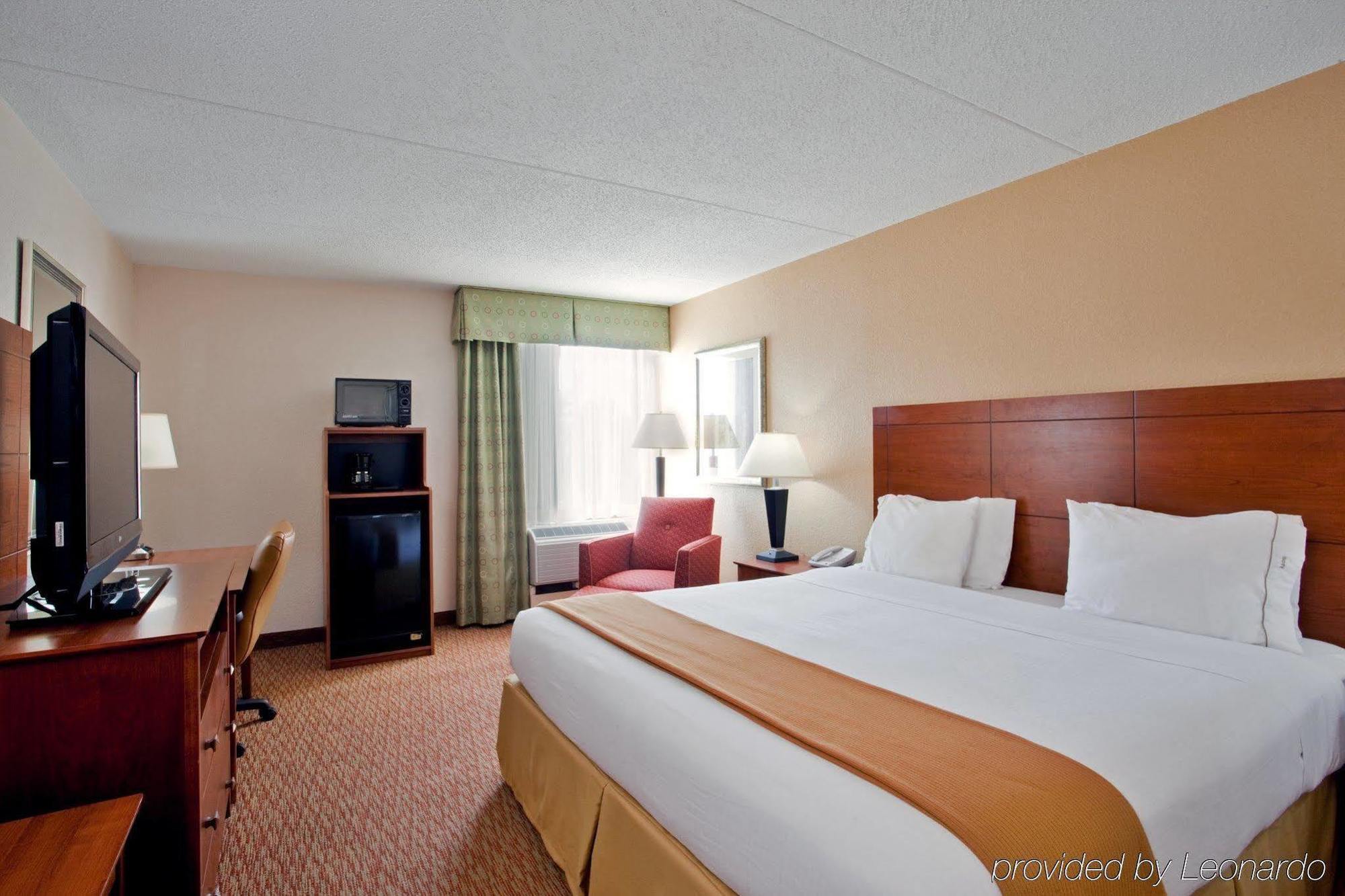 Holiday Inn Express Danville By Ihg Экстерьер фото