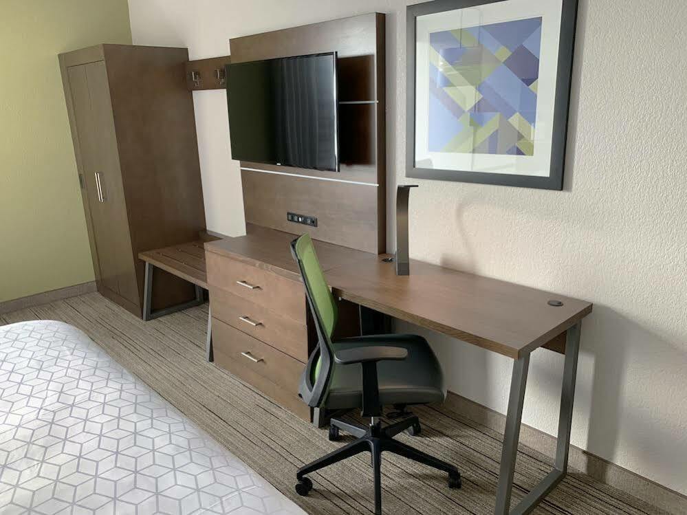Holiday Inn Express Danville By Ihg Экстерьер фото