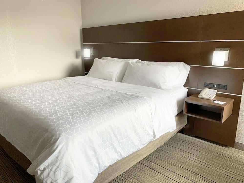 Holiday Inn Express Danville By Ihg Экстерьер фото