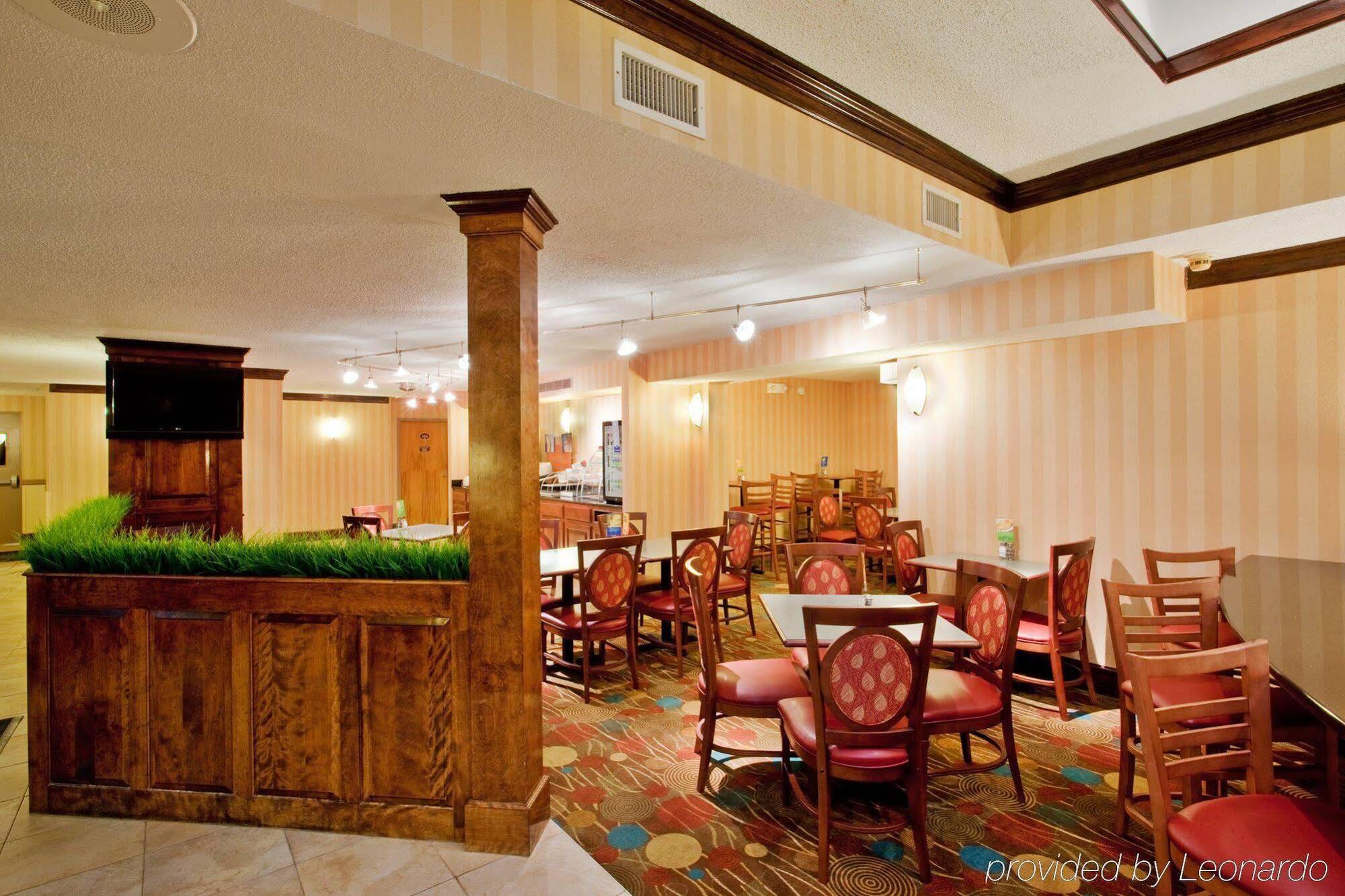 Holiday Inn Express Danville By Ihg Экстерьер фото