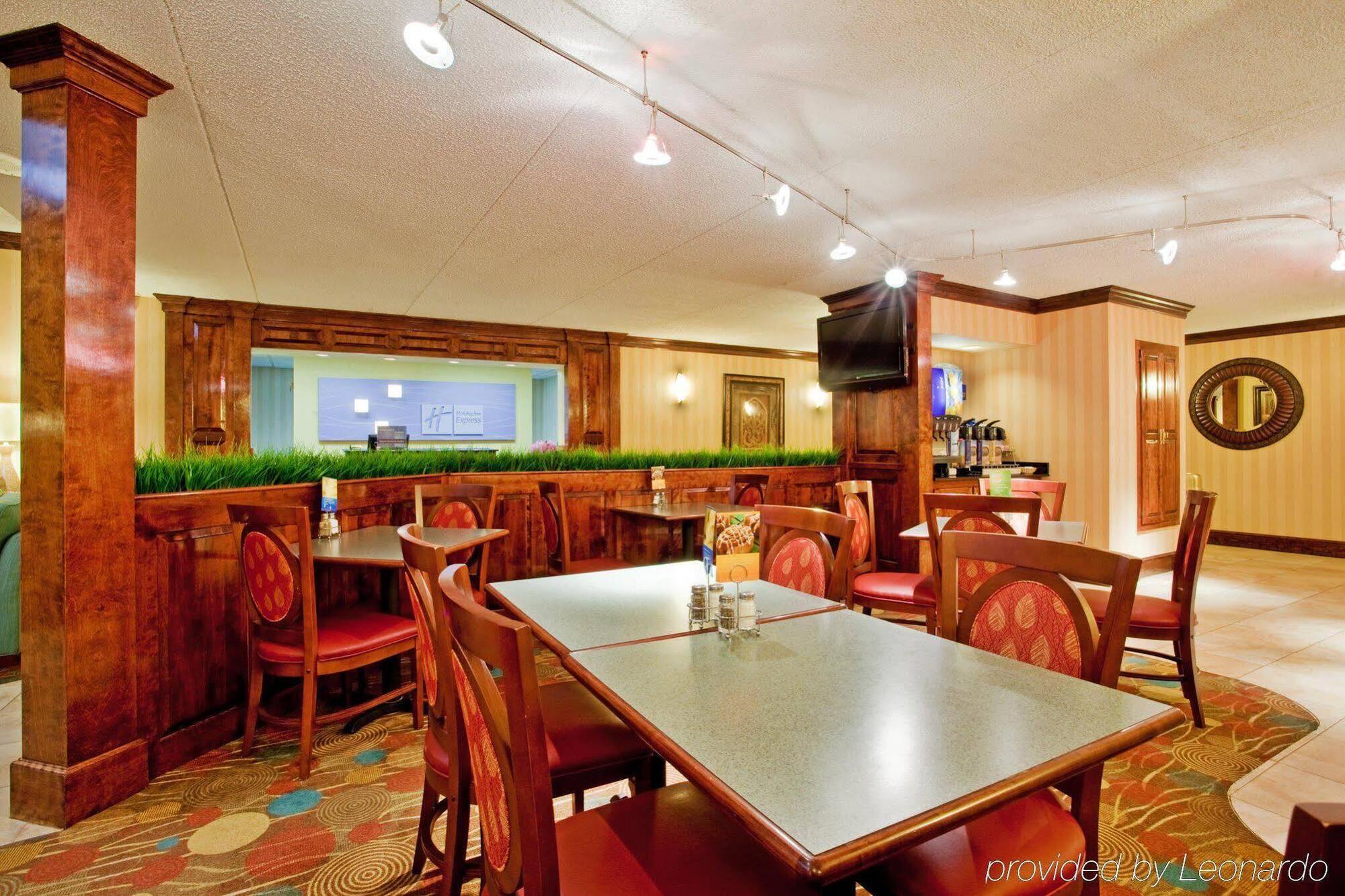 Holiday Inn Express Danville By Ihg Экстерьер фото